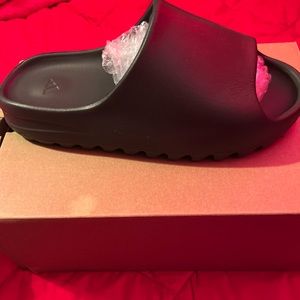 Black Yeezy Slides - size 13